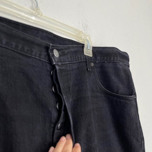 Levis 501 Jeans Men's 42x30 Black Dark Wash Straight Button Fly Denim - Picture 3 of 13